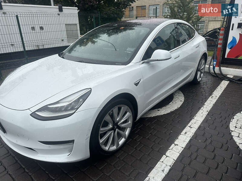 Tesla Model 3 2018