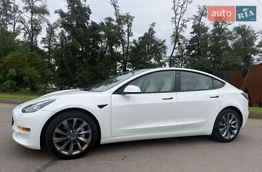 Седан Tesla Model 3 2021 в 