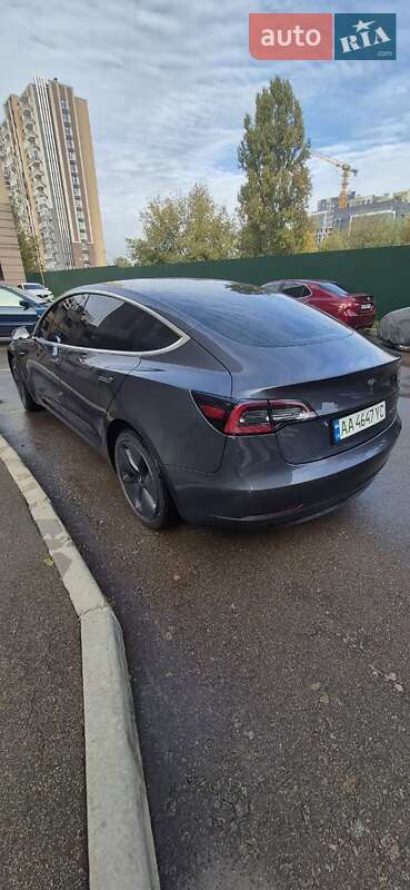 Седан Tesla Model 3 2020 в Киеве