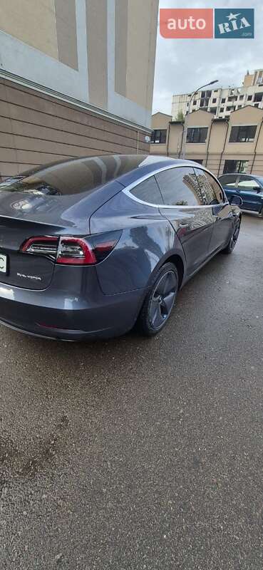 Седан Tesla Model 3 2020 в Киеве