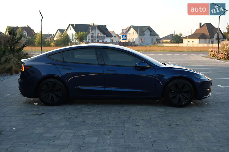 Седан Tesla Model 3 2024 в Луцке