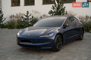 Седан Tesla Model 3 2024 в Луцке