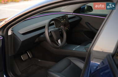 Седан Tesla Model 3 2024 в Луцке
