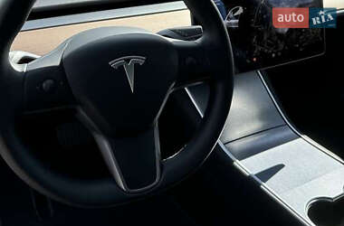 Седан Tesla Model 3 2020 в 