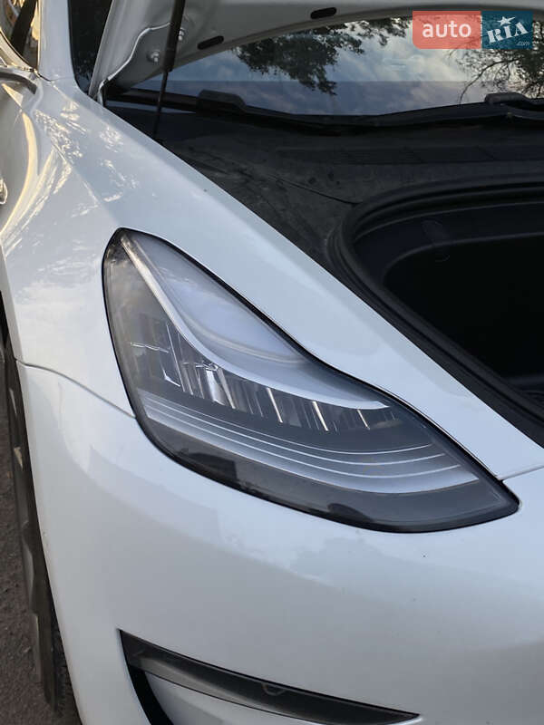 Седан Tesla Model 3 2019 в Кам'янці-Бузькій