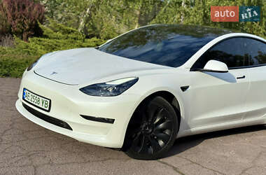 Седан Tesla Model 3 2021 в 