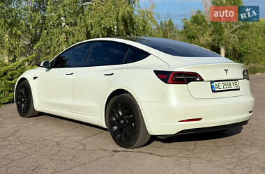 Седан Tesla Model 3 2021 в 