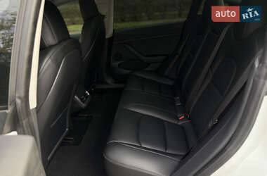 Седан Tesla Model 3 2021 в 