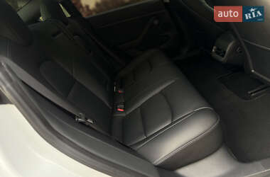 Седан Tesla Model 3 2021 в 