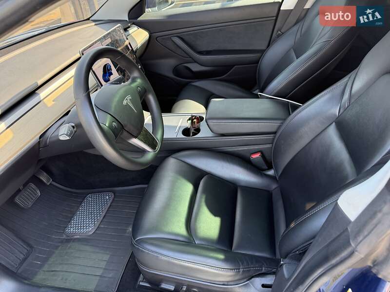Седан Tesla Model 3 2019 в Києві