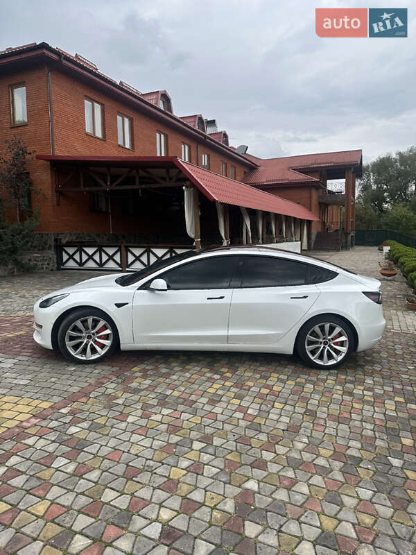 Седан Tesla Model 3 2021 в Пустомытах