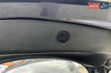 Седан Tesla Model 3 2023 в 