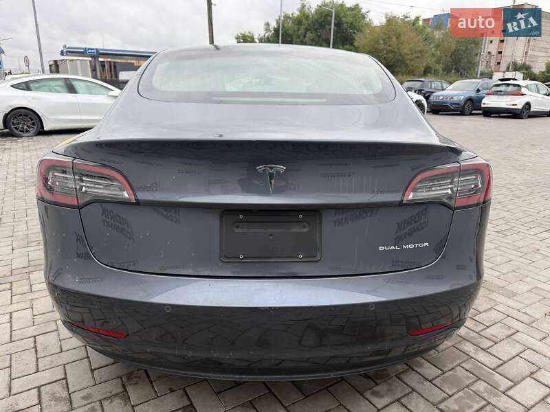 Седан Tesla Model 3 2020 в Луцьку