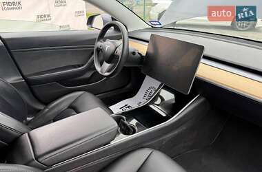 Седан Tesla Model 3 2020 в 