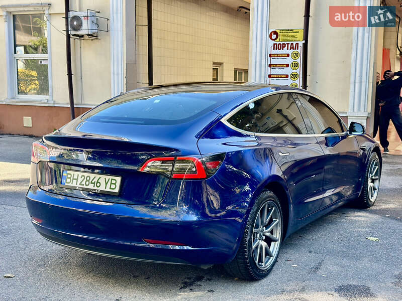 Седан Tesla Model 3 2019 в Одесі