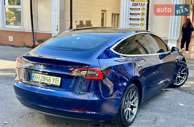 Седан Tesla Model 3 2019 в 