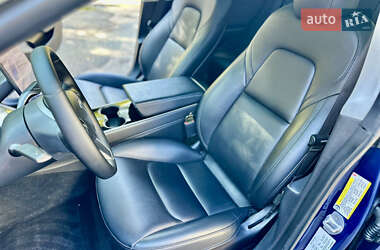 Седан Tesla Model 3 2019 в 