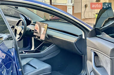 Седан Tesla Model 3 2019 в 