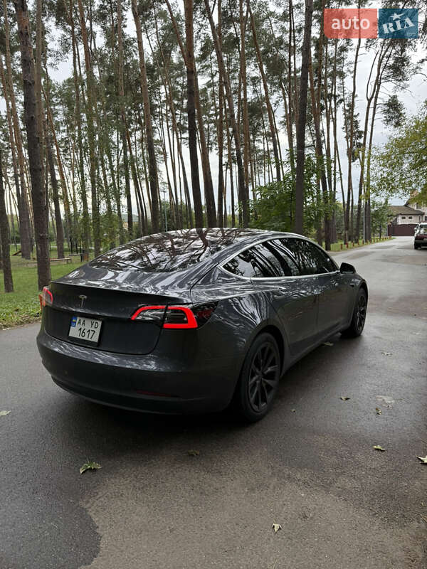 Седан Tesla Model 3 2018 в Києві