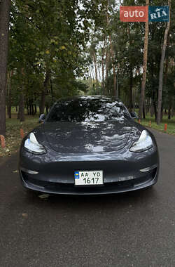 Седан Tesla Model 3 2018 в 