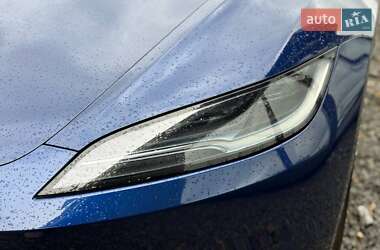 Седан Tesla Model 3 2024 в 