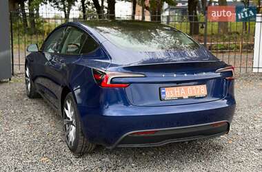 Седан Tesla Model 3 2024 в 