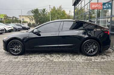 Седан Tesla Model 3 2024 в 