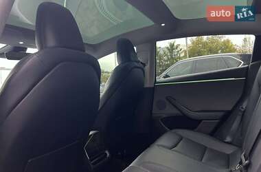 Седан Tesla Model 3 2024 в 