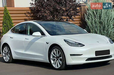 Седан Tesla Model 3 2019 в 