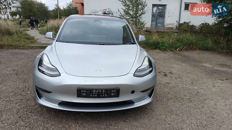 Седан Tesla Model 3 2018 в Самборе