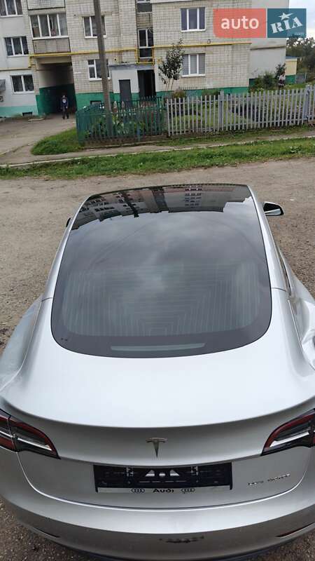 Седан Tesla Model 3 2018 в Самборе