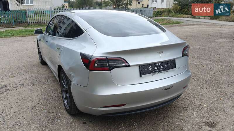 Седан Tesla Model 3 2018 в Самборе