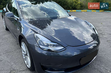 Седан Tesla Model 3 2019 в 