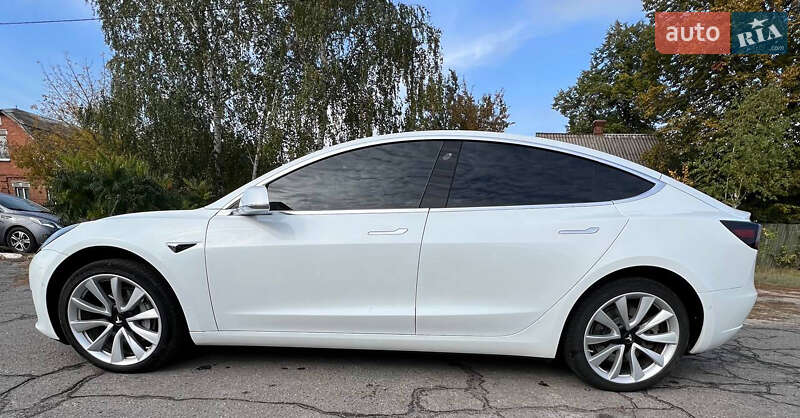 Седан Tesla Model 3 2018 в 