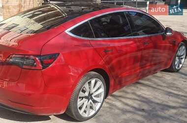 Седан Tesla Model 3 2019 в Ужгороде