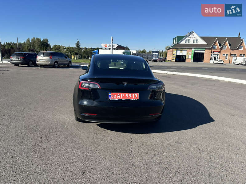 Седан Tesla Model 3 2022 в Луцьку
