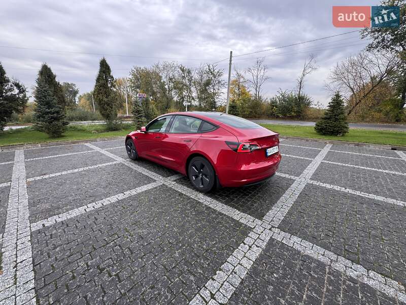 Седан Tesla Model 3 2021 в Пирятині
