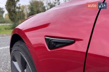 Седан Tesla Model 3 2021 в 