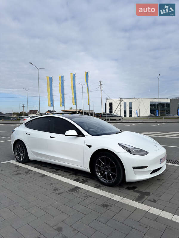 Седан Tesla Model 3 2021 в Луцьку фото Седан Tesla Model 3 2021 в Луцьку