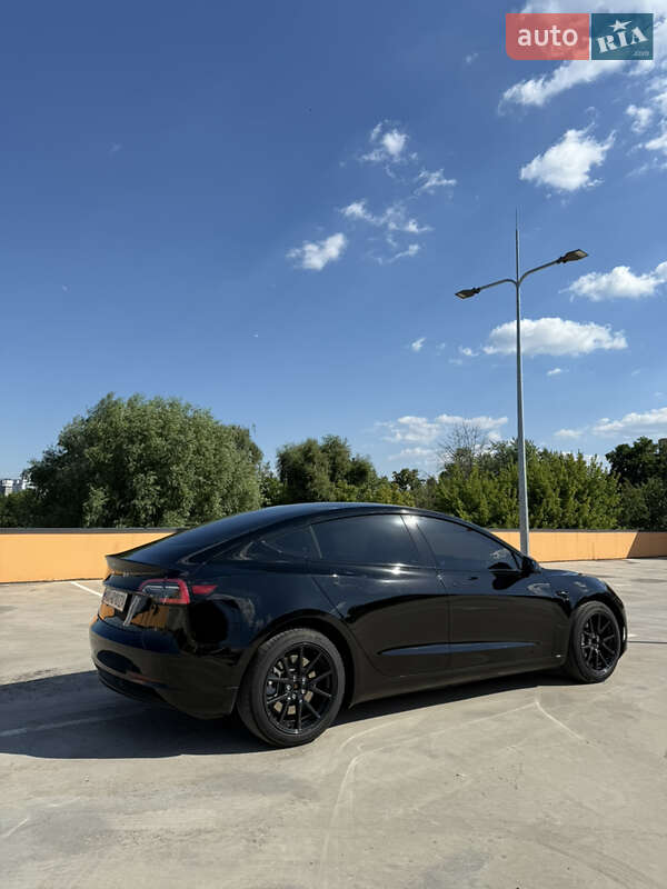 Седан Tesla Model 3 2019 в Києві