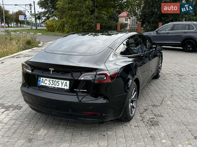 Седан Tesla Model 3 2021 в Луцке