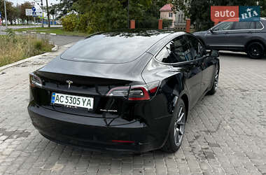 Седан Tesla Model 3 2021 в 