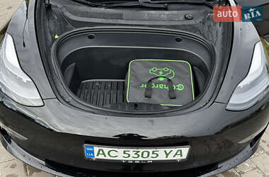 Седан Tesla Model 3 2021 в 