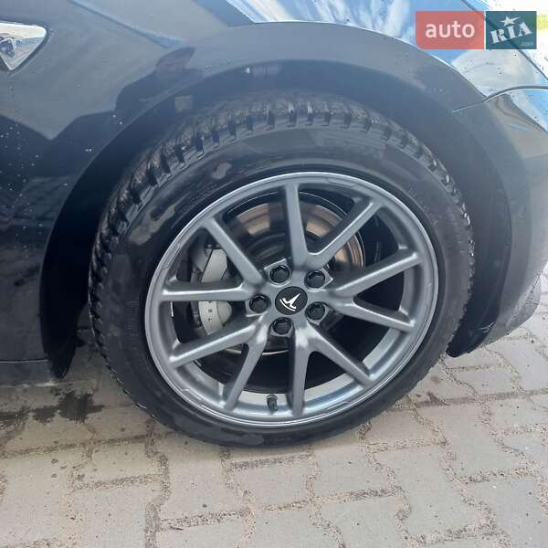 Седан Tesla Model 3 2019 в Кам'янці-Бузькій фото 2 Седан Tesla Model 3 2019 в Кам'янці-Бузькій