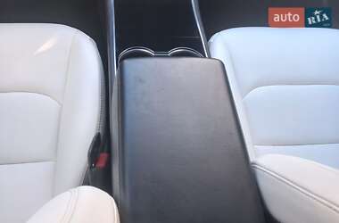 Седан Tesla Model 3 2019 в  фото 15 Седан Tesla Model 3 2019 в