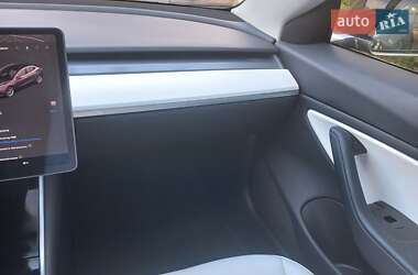Седан Tesla Model 3 2019 в  фото 24 Седан Tesla Model 3 2019 в