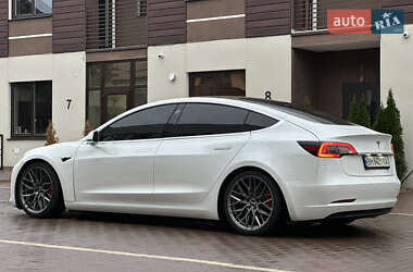 Седан Tesla Model 3 2019 в 