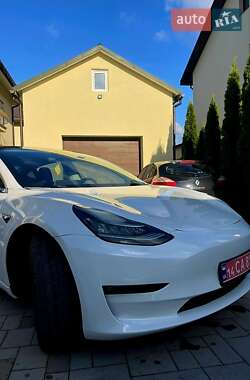 Седан Tesla Model 3 2017 в 