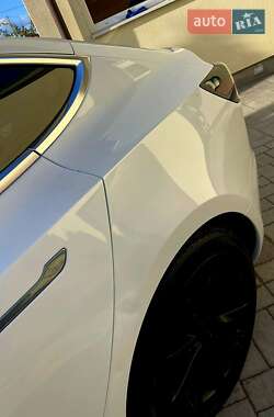 Седан Tesla Model 3 2017 в 
