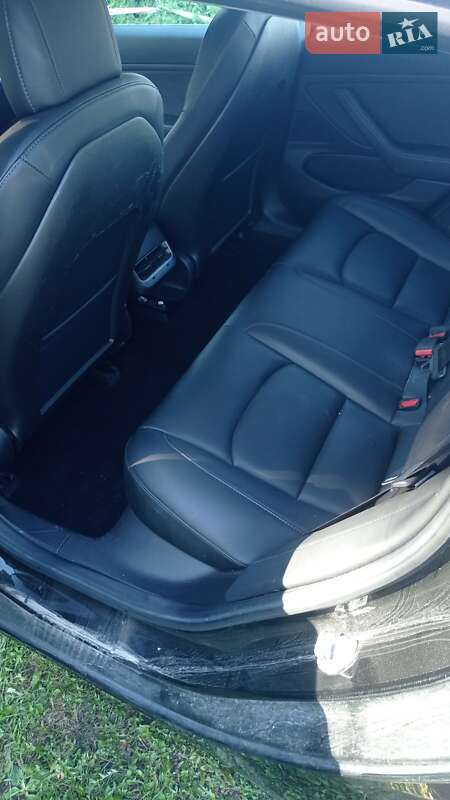 Седан Tesla Model 3 2018 в Тернополі